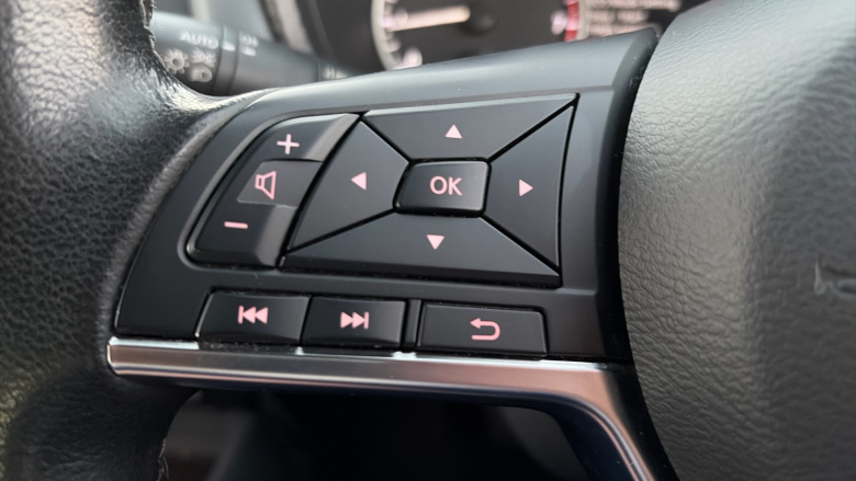 Nissan Juke 1.0 DiG-T 114 N-Connecta 5dr Petrol Hatchback